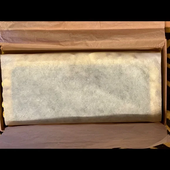 Miu Miu Authentic Wallet With Ribbon Frill. PRECIOUS!! - Picture 6 of 8